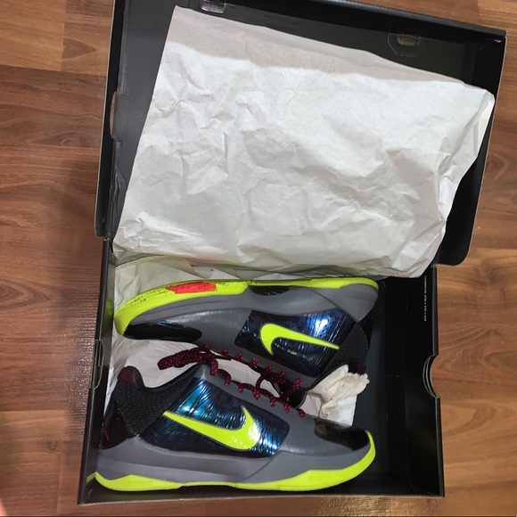 Kobe Prontro 2K Gamer Limited Edition Nike Shoes - Picture 8 of 9